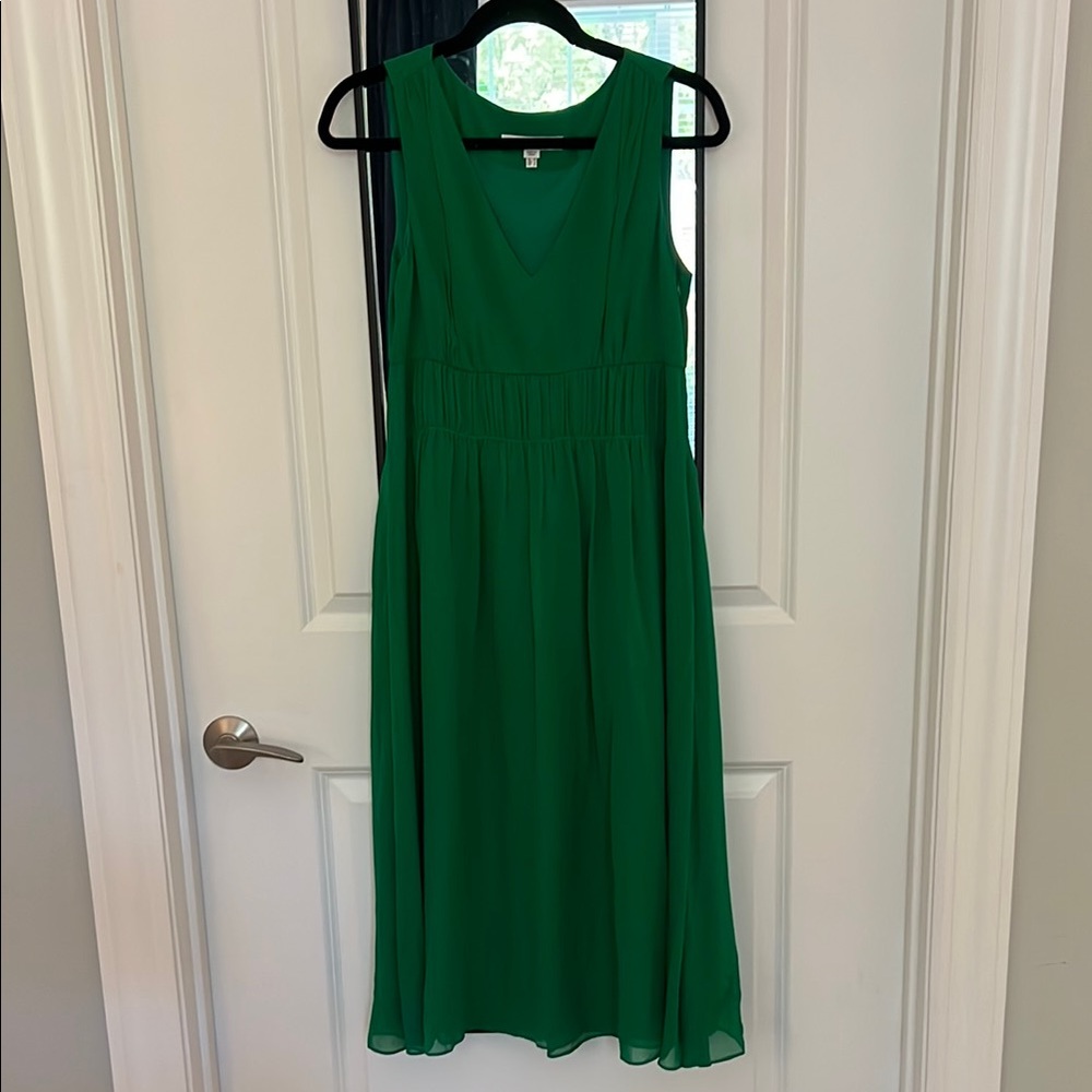 LK Bennett Green 100% Silk Sleeveless Dress size 6 NWOT